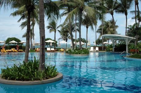 Der Pool des Sofitel Hotel in Hua Hin