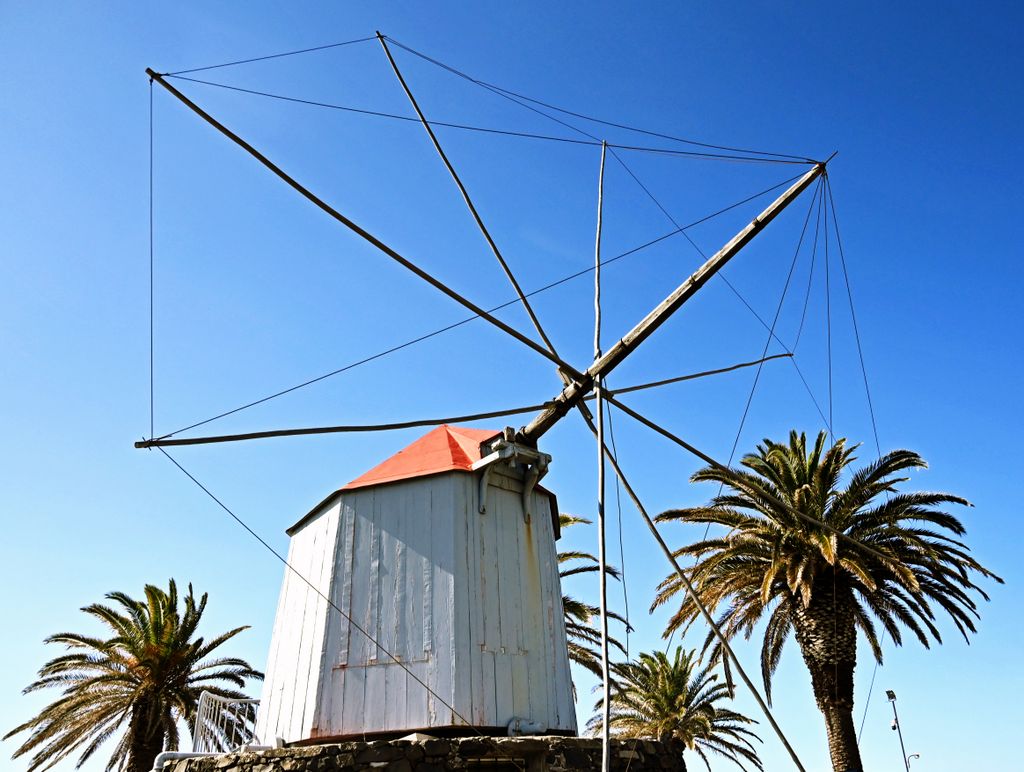 Eine Windmühle auf Porto Santo