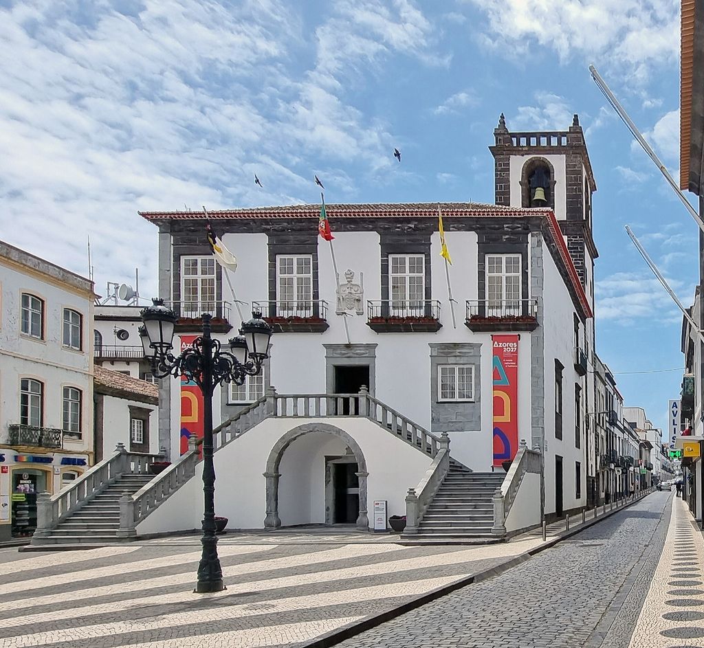 Das Rathaus in Ponda Delgada auf São Miguel