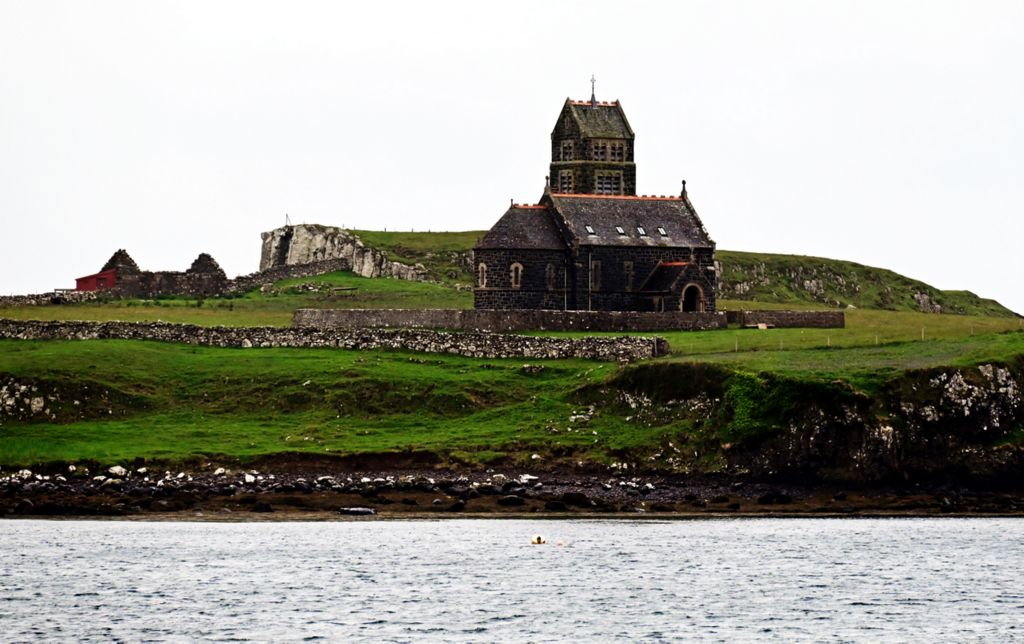 Die Saint Edward′s Kirche auf der Isle of Canna