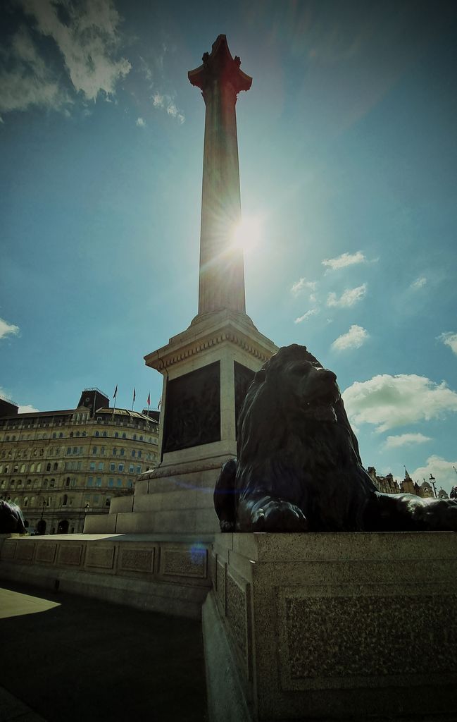 Die Nelson′s Column in London