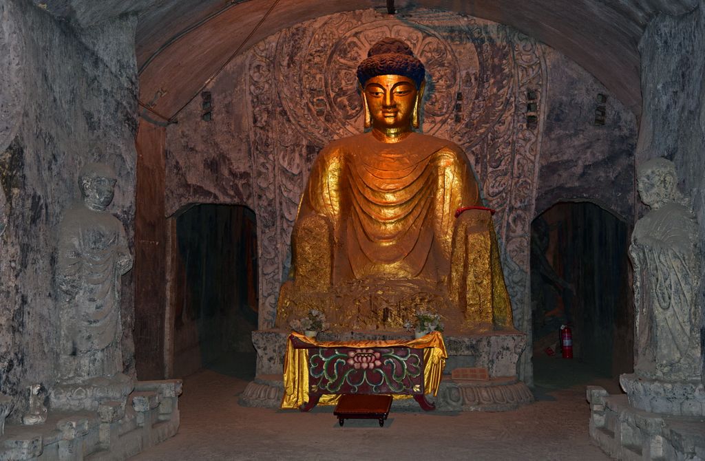 Eine Hoehle im Thousand Buddha Mountain Park