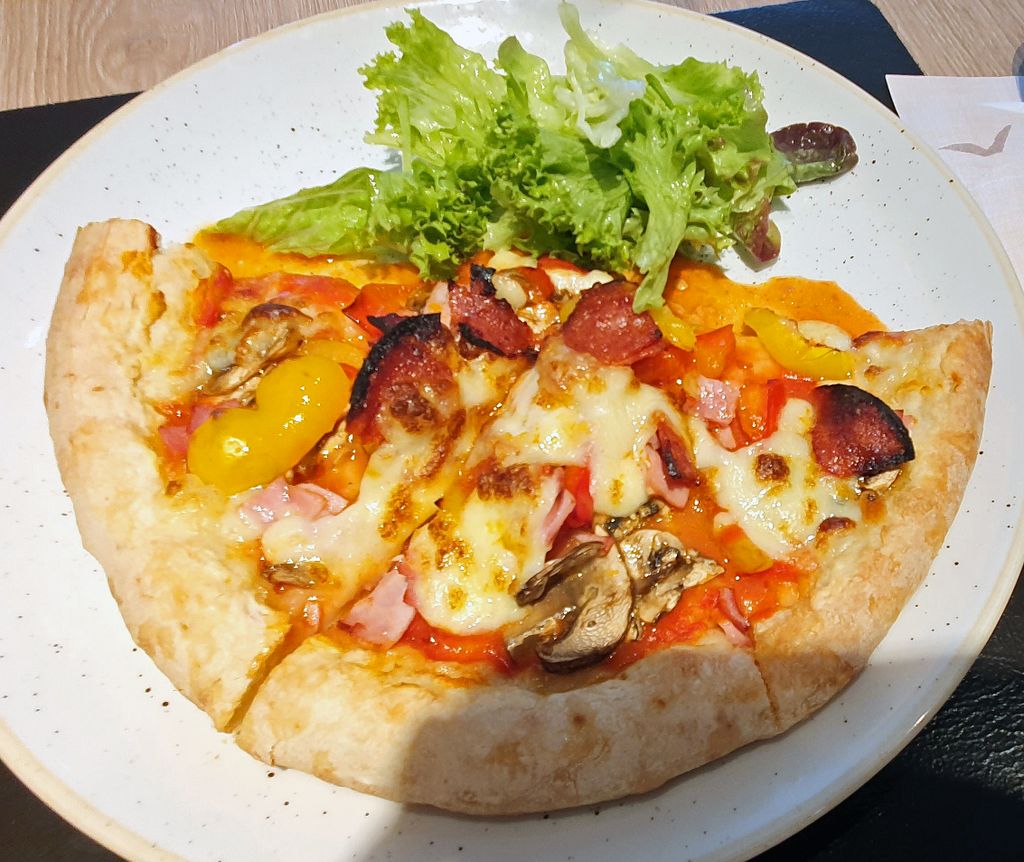 Pizza in Mario`s Grill auf der nickoVISION