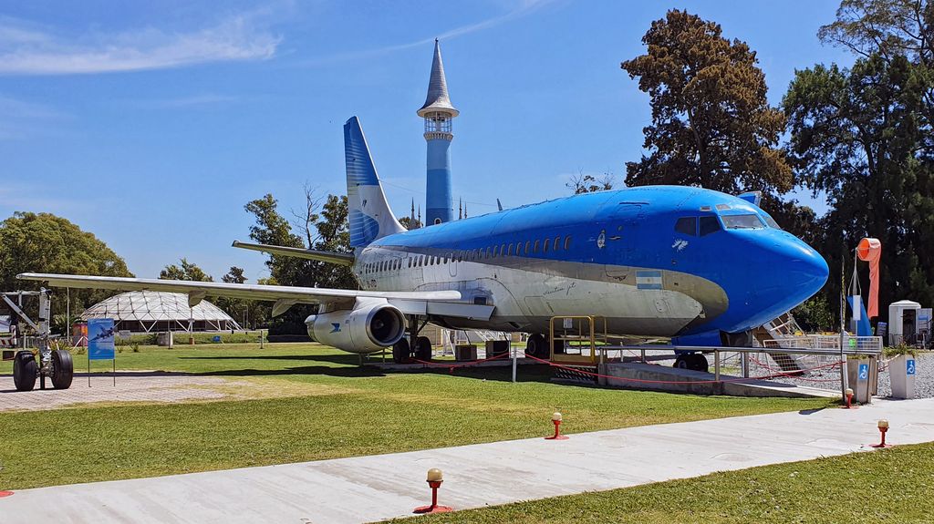 Boeing 737-200 LV-JTD Aerolíneas Executive Jet, International Airport República de los Niños, La Plata, Argentinien