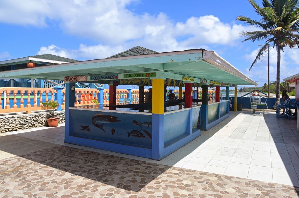 Eine Bar für Lokals, Cayman Brac