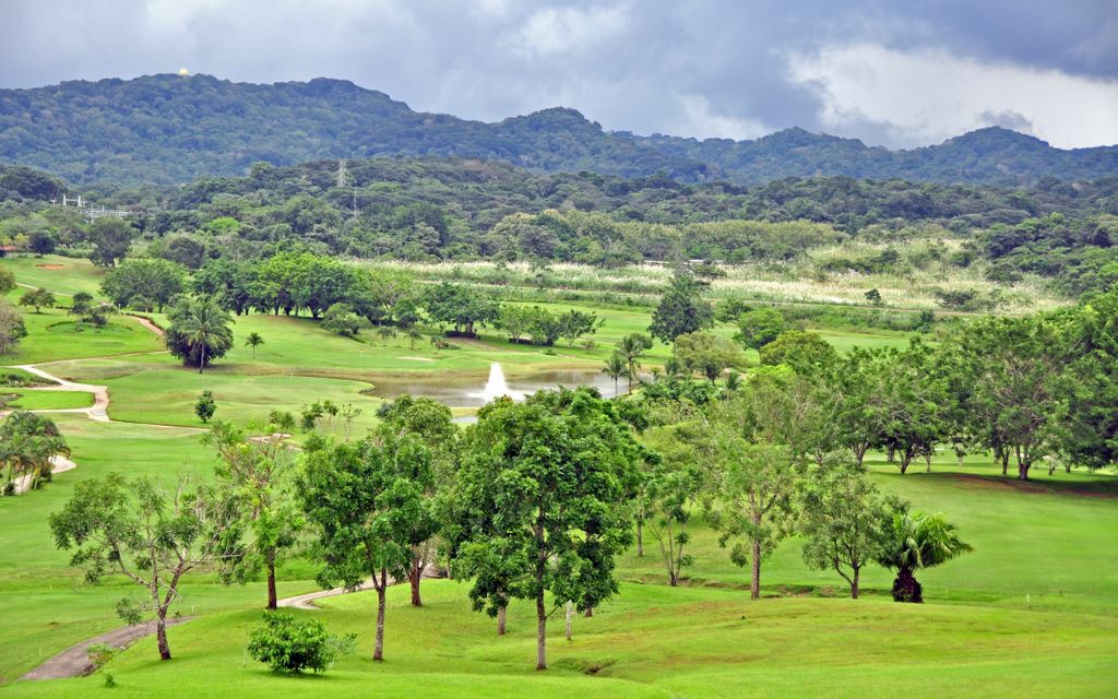 Der Golfplatz des Radisson Summit Hotel in Panama