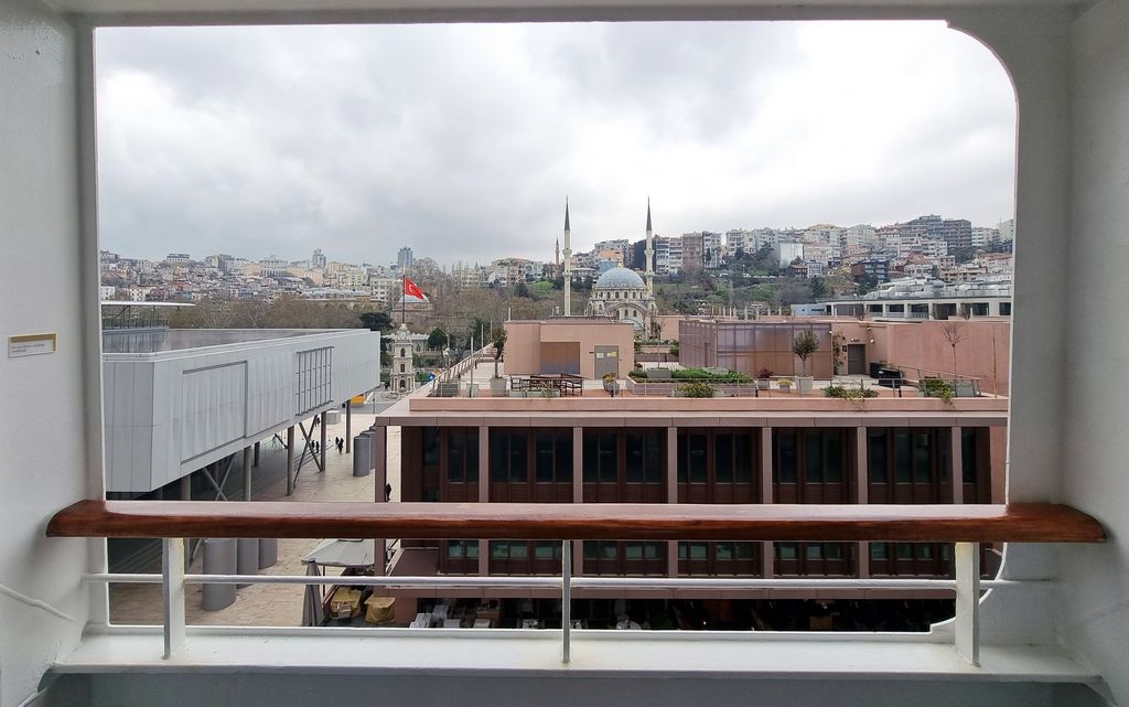 Ausblick von meiner Kabine auf der VASCO DA GAMA auf Istanbul