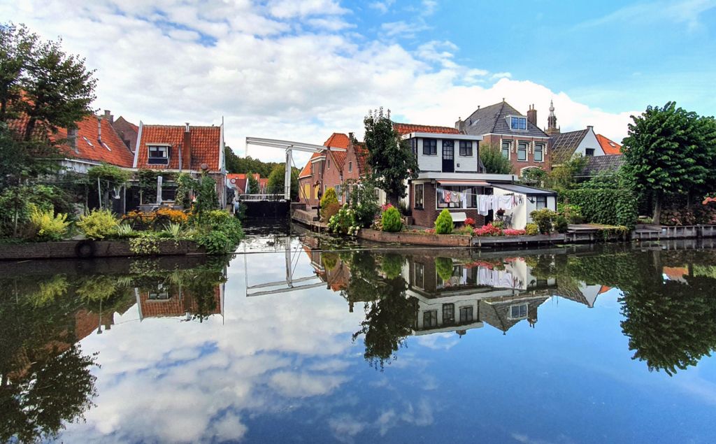 Der Kanal „Nieuwe Haven“ in Edam