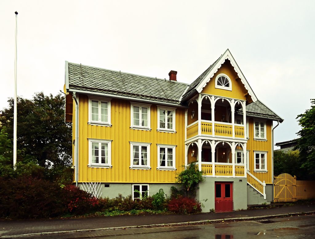 Ein altes Gebäude in Rørvik