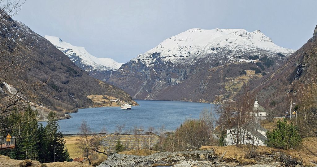 Die HANSEATIC nature im Geirangerfjord in Norwegen