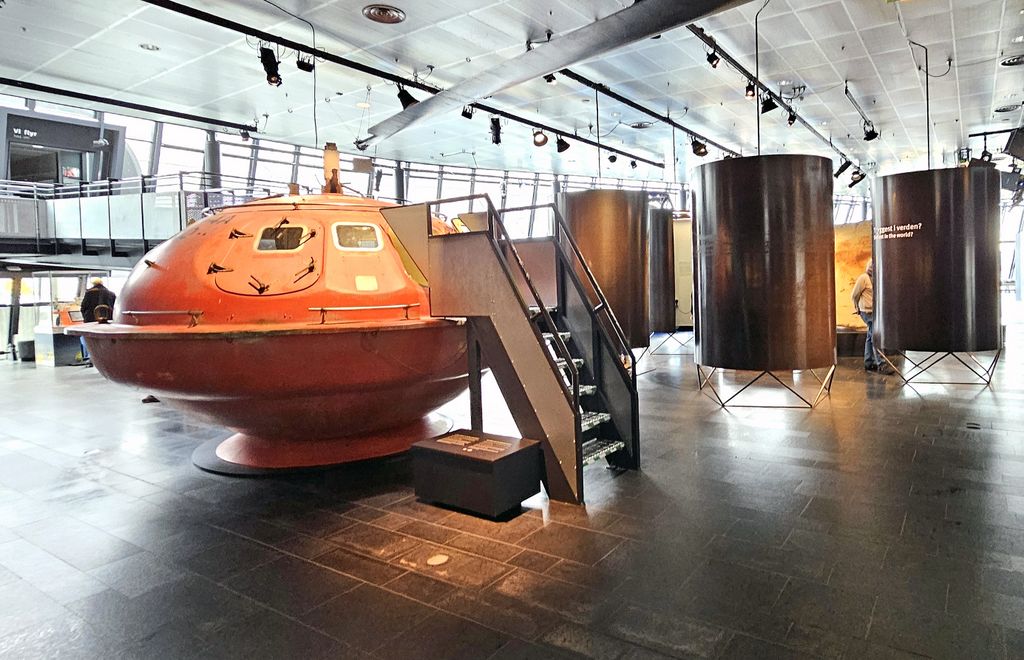 Eine Rettungskapsel im Norwegischen Erdölmuseum in Stavanger