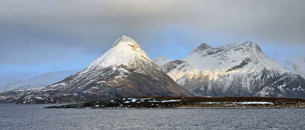 Ein Berg wie ein Zuckerhut in Norwegen