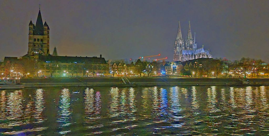 Der Kölner Dom in der Nacht