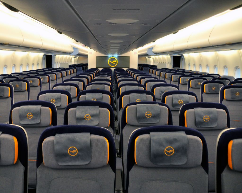Der erste Airbus A380 der Lufthansa (die Economy Class)