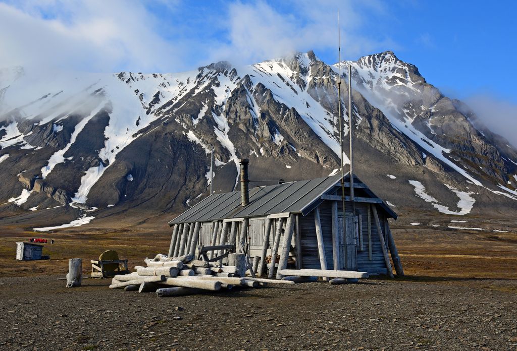 Eine Jagdhütte auf Bamsebu, Spitzbergen