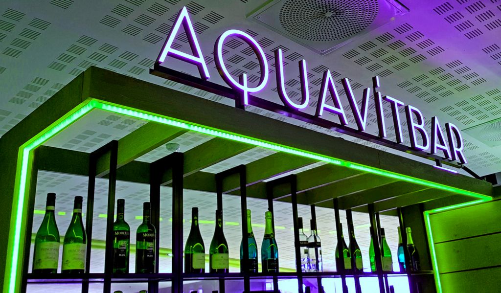 Die Aquavit-Bar, Flughafen Oslo, Norwegen
