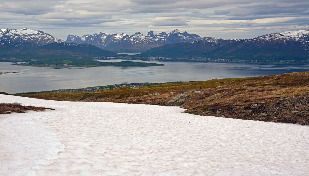 Sommer-Schnee in Tromsø, Norwegen