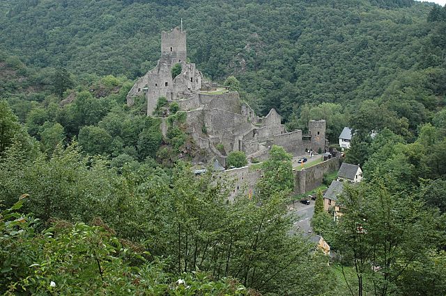 Eine Burg in der Eifel