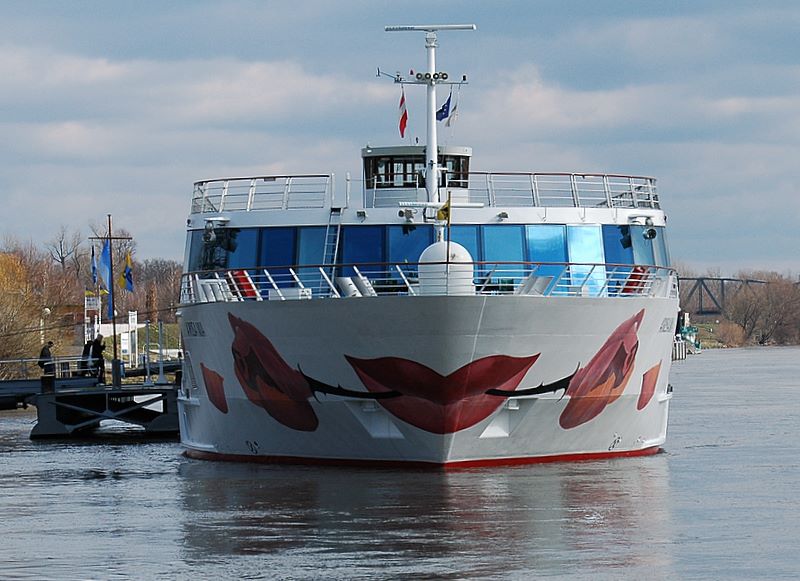 Unser Schiff, die Arosa Mia in Krems