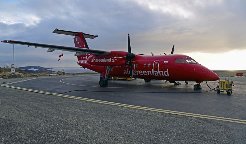 Air Greenland Dash in Upernavik