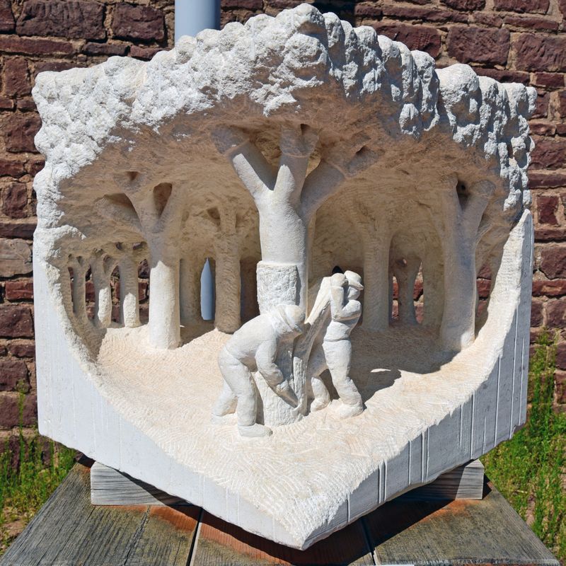 Eine Skulptur im Castelo dos Mouros in Silves