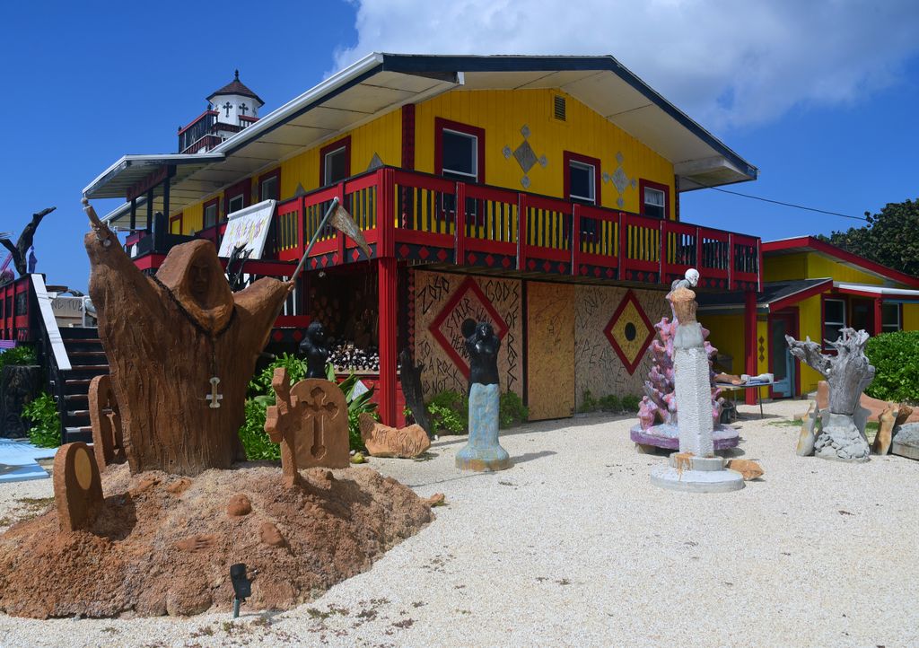 Das Haus des Künstlers Ron 'Foots' Kynes, Cayman Brac