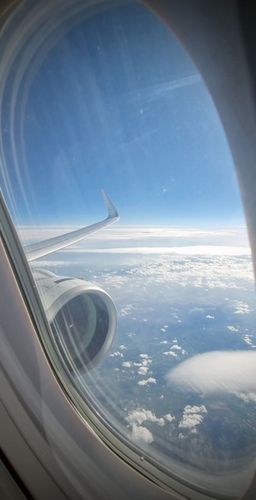 Über den Wolken auf dem Flug von Malta nach Flughafen Frankfurt am Main