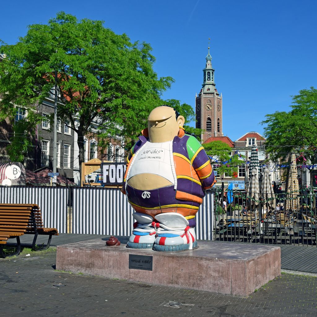 'Haagse Harry' Statue in Den Haag