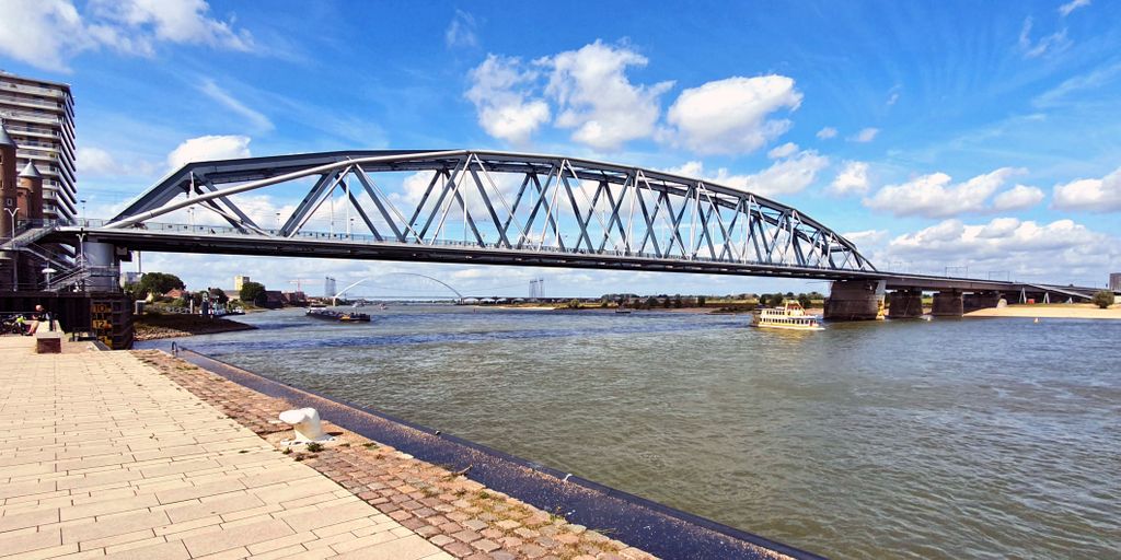 Die Eisenbahnbrücke von Nijmegen