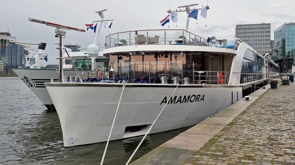Die MS AmaMora in Amsterdam / Niederlande