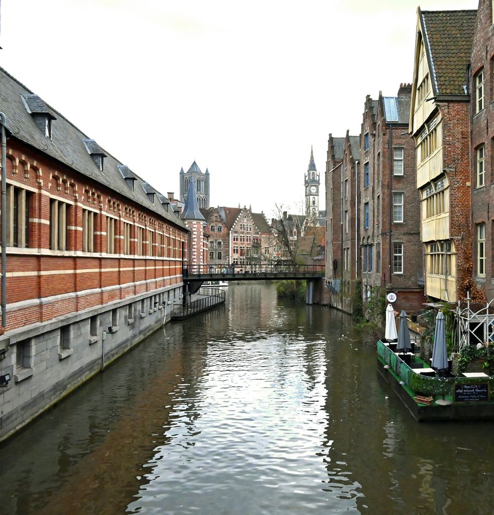 Blick von der Hoofdbrug auf Gent / Belgien