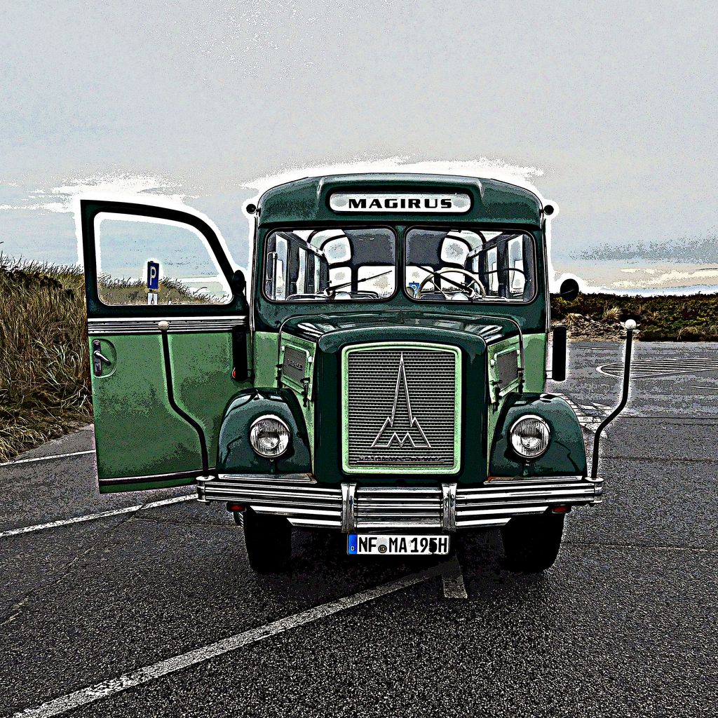Von vorn: Der Oldtimer-Bus auf Sylt