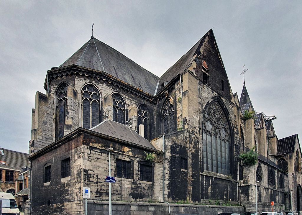 Die Stiftskirche Sainte-Croix in Lüttich
