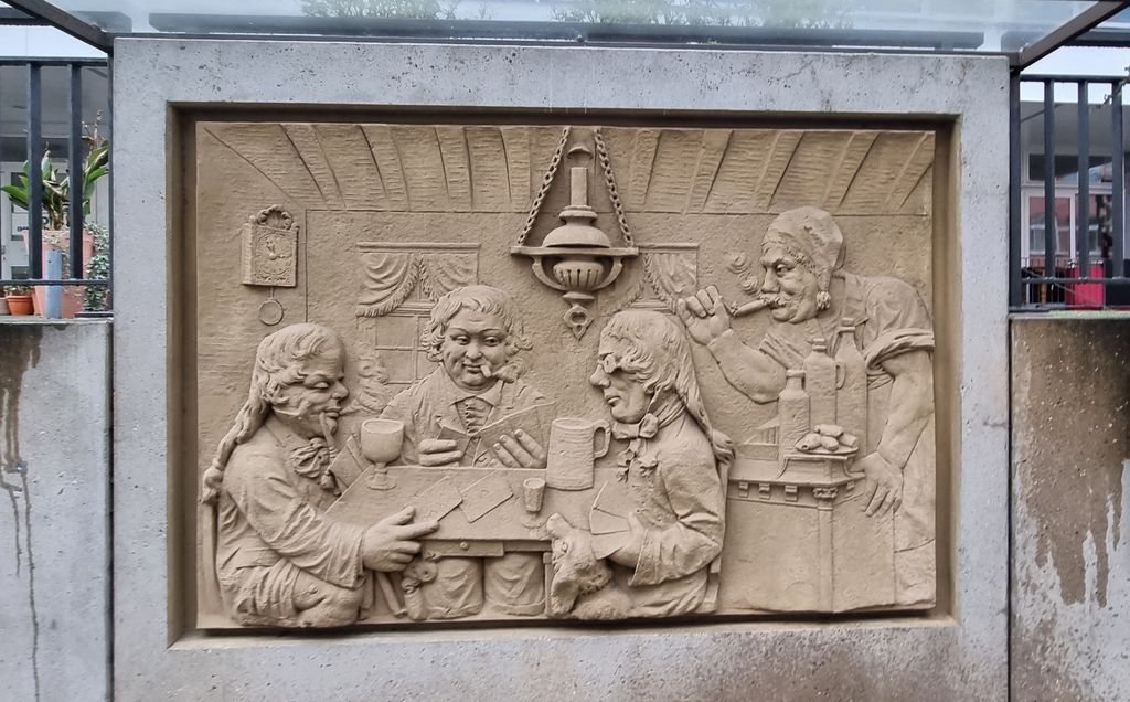 Das Sandsteinrelief 'Die gute alte Zeit' in Koblenz