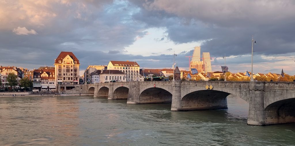 Blick auf Basel und den Rhein