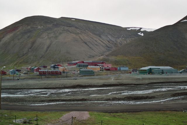 In Longyearbyen, im Hintergrund mein Hotel 'Spitsbergen Hotel'