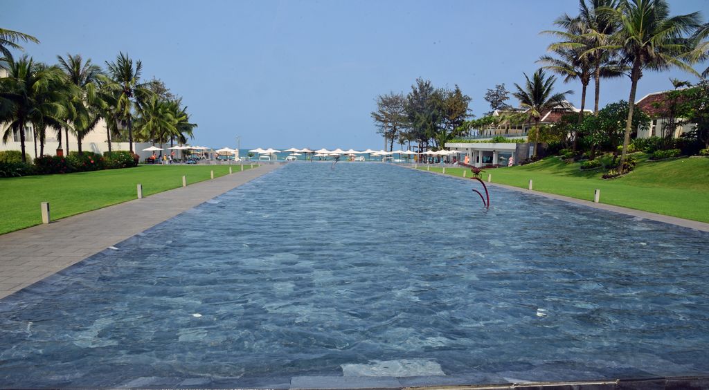 Der Pool vom Pullman Danang Beach Resort