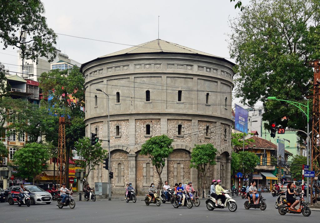 Der Hang Dau water tower in Hanoi