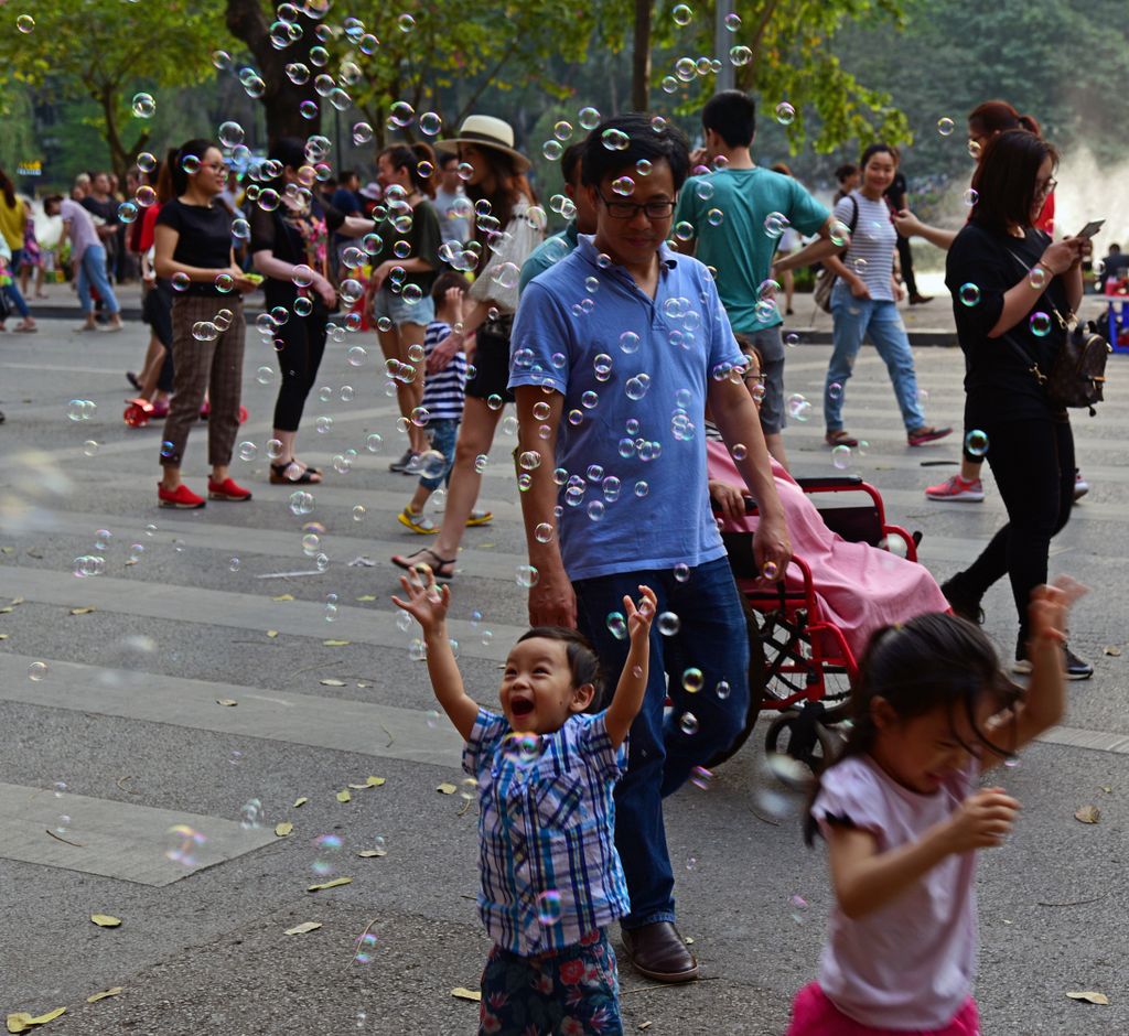 Kinderfreude in Hanoi